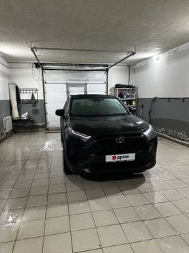 SUV   Toyota RAV4 2023 , 4500000 , -
