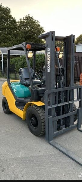   Komatsu FD25T-16 2003 , 2000000 , 