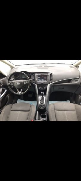    Opel Zafira 2018 , 2000000 , 