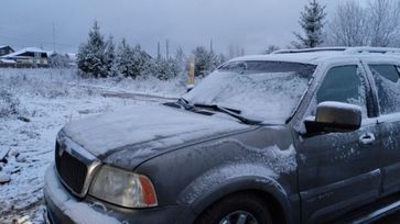 SUV   Lincoln Navigator 2002 , 700000 , 