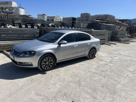  Volkswagen Passat 2011 , 900000 , 