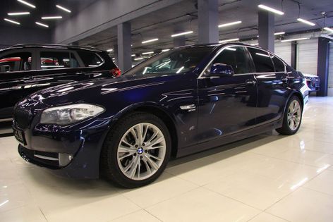  BMW 5-Series 2011