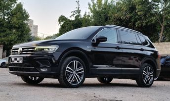 SUV   Volkswagen Tiguan 2020 , 3200000 , 