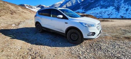SUV   Ford Kuga 2019 , 2300000 , 