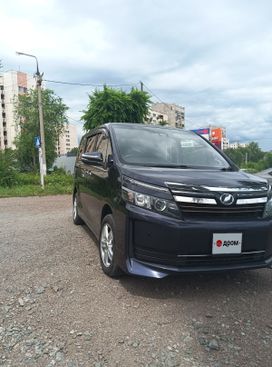    Toyota Voxy 2017 , 1899000 , 