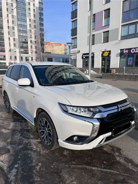 SUV   Mitsubishi Outlander 2022 , 2400000 , 