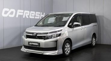    Toyota Voxy 2015 , 2100000 , 