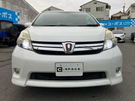    Toyota Isis 2012 , 892000 , 