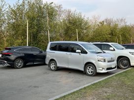    Toyota Voxy 2008 , 1250000 , --