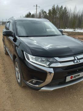 SUV   Mitsubishi Outlander 2015 , 1900000 , 