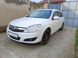 Универсал Opel Astra 2010 года, 980000 рублей, Симферополь