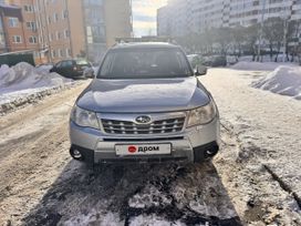 SUV   Subaru Forester 2012 , 900000 ,  