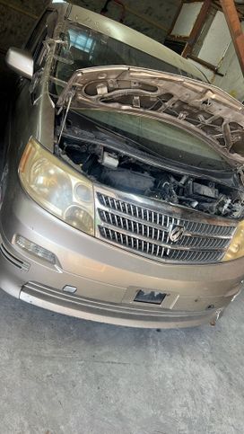    Toyota Alphard 2004 , 250000 , 
