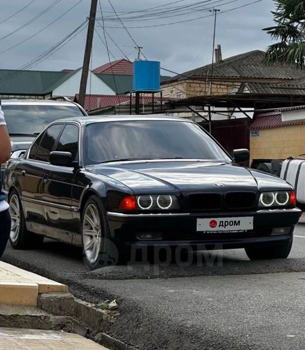  BMW 7-Series 2000 , 700000 , 