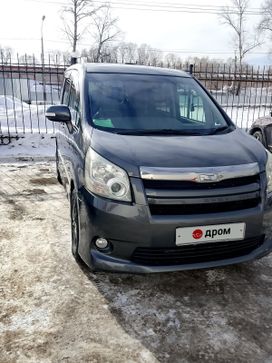    Toyota Noah 2007 , 1150000 , 