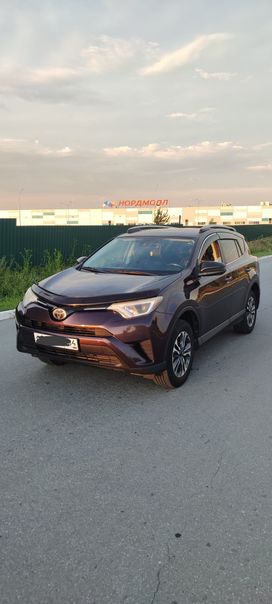 SUV   Toyota RAV4 2017 , 1800000 , 