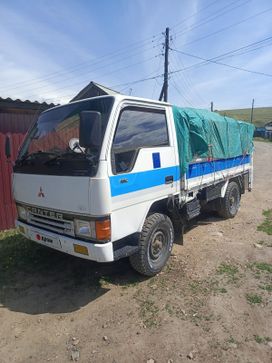   Mitsubishi Canter 1990 , 1100000 , -
