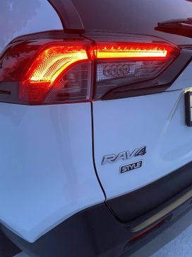SUV   Toyota RAV4 2020 , 3200000 , 