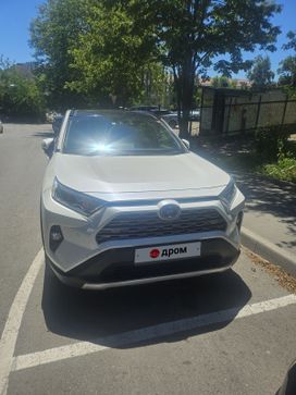 SUV   Toyota RAV4 2021 , 3550000 , 