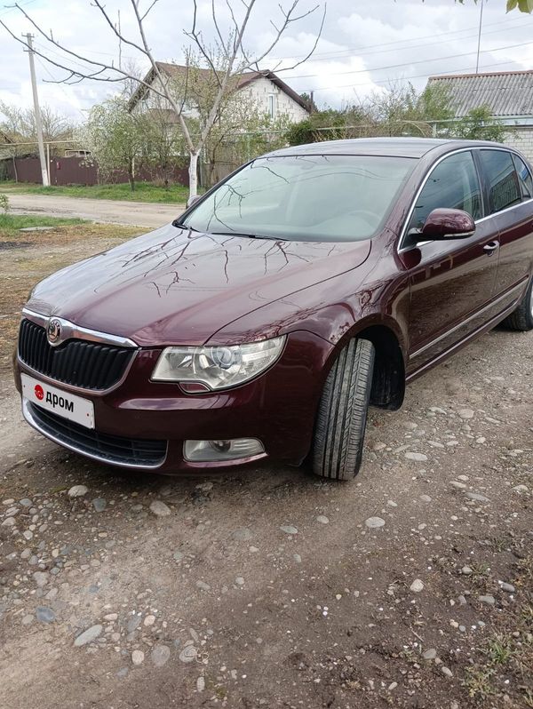  Skoda Superb 2009 , 900000 , 