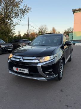 SUV   Mitsubishi Outlander 2015 , 1400000 , --