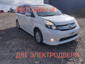    Toyota Isis 2011 , 495000 , 