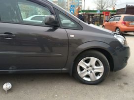    Opel Zafira 2013 , 950000 , 