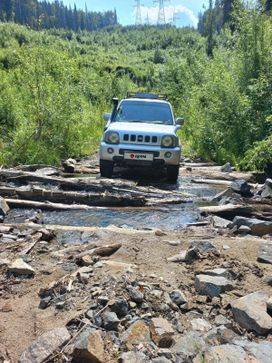  3  Suzuki Jimny Sierra 2003 , 1100000 , 