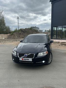  Volvo S80 2010 , 900000 , 