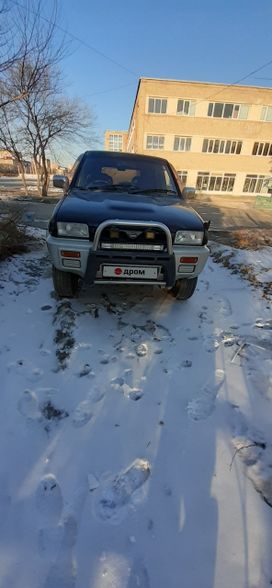 SUV   Nissan Mistral 1996 , 600000 ,  