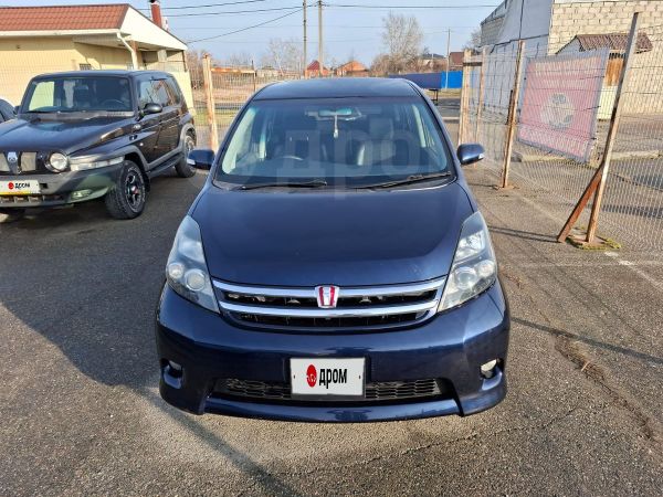    Toyota Isis 2010 , 1280000 , --