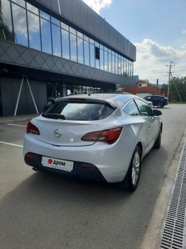  3  Opel Astra GTC 2012 , 850000 , 