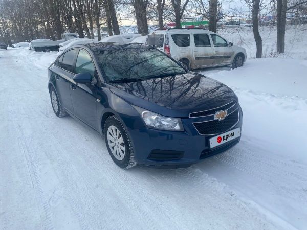  Chevrolet Cruze 2011 , 700000 , 