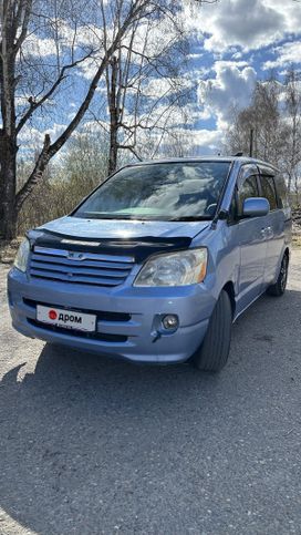    Toyota Noah 2007 , 710000 , 