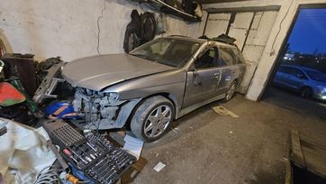  Nissan Avenir 1999 , 200000 , 