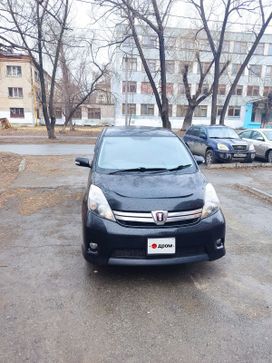    Toyota Isis 2013 , 1260000 , 