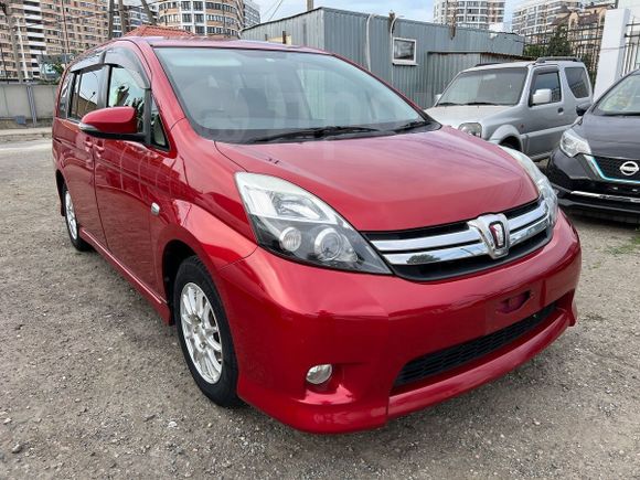    Toyota Isis 2015 , 1850000 , 