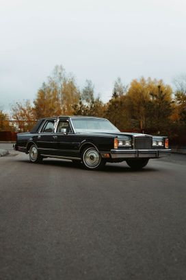  Lincoln Town Car 1984 , 5200000 , 
