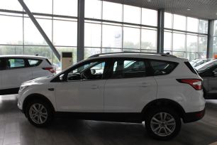 SUV   Ford Kuga 2019 , 1645000 , 