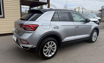 SUV   Volkswagen T-Roc 2022 , 1523000 , 