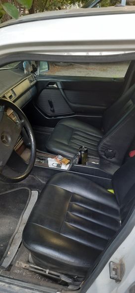  Mercedes-Benz E-Class 1986 , 200000 , 