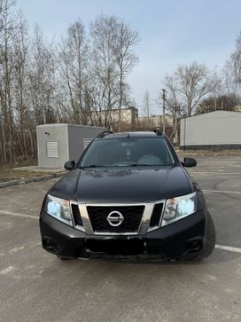 SUV   Nissan Terrano 2015 , 900000 , 