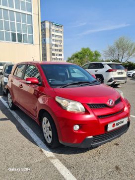  Toyota ist 2010 , 930000 , 