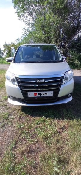    Toyota Noah 2016 , 2300000 , 