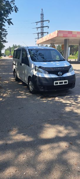    Nissan NV200 2010 , 860000 , 