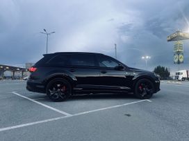 SUV   Audi Q7 2022 , 8990000 , 