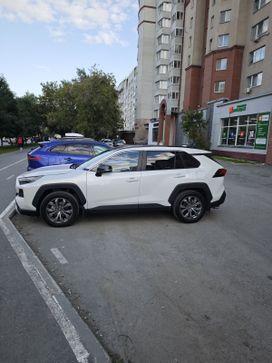 SUV   Toyota RAV4 2023 , 4000000 , -