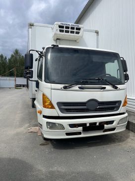   Hino 500 2013 , 3000000 , 