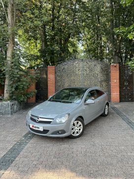  3  Opel Astra GTC 2010 , 639000 , 