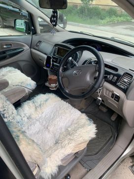 Минивэн или однообъемник Toyota Estima 2002 года, 1010000 рублей, Новосибирск